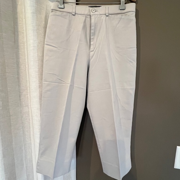 Women's Relativity Stretch Tan Capris, Size 8 - Picture 1 of 11